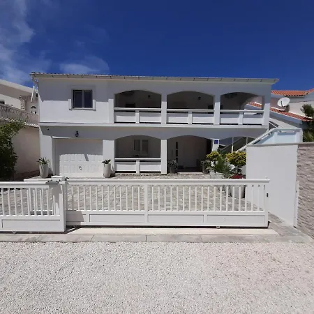 Bella Apartments Apartment *