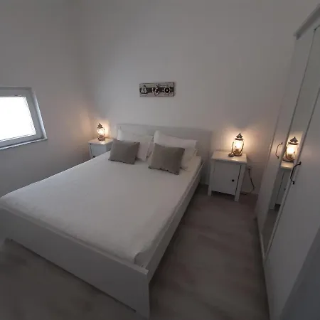 Bella Apartments Vir