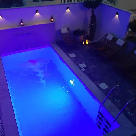 Bella Apartments * Vir