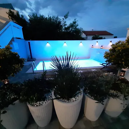 Bella Apartments Vir