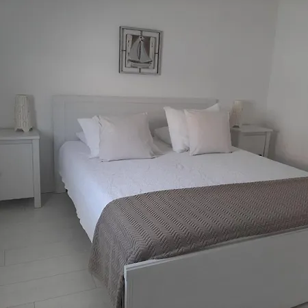 Bella Apartments * Vir