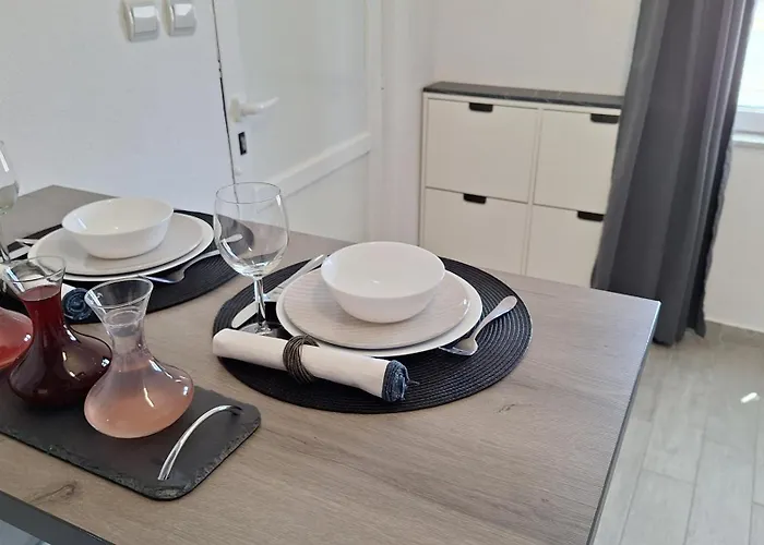 Апартаменты Bella Apartments *